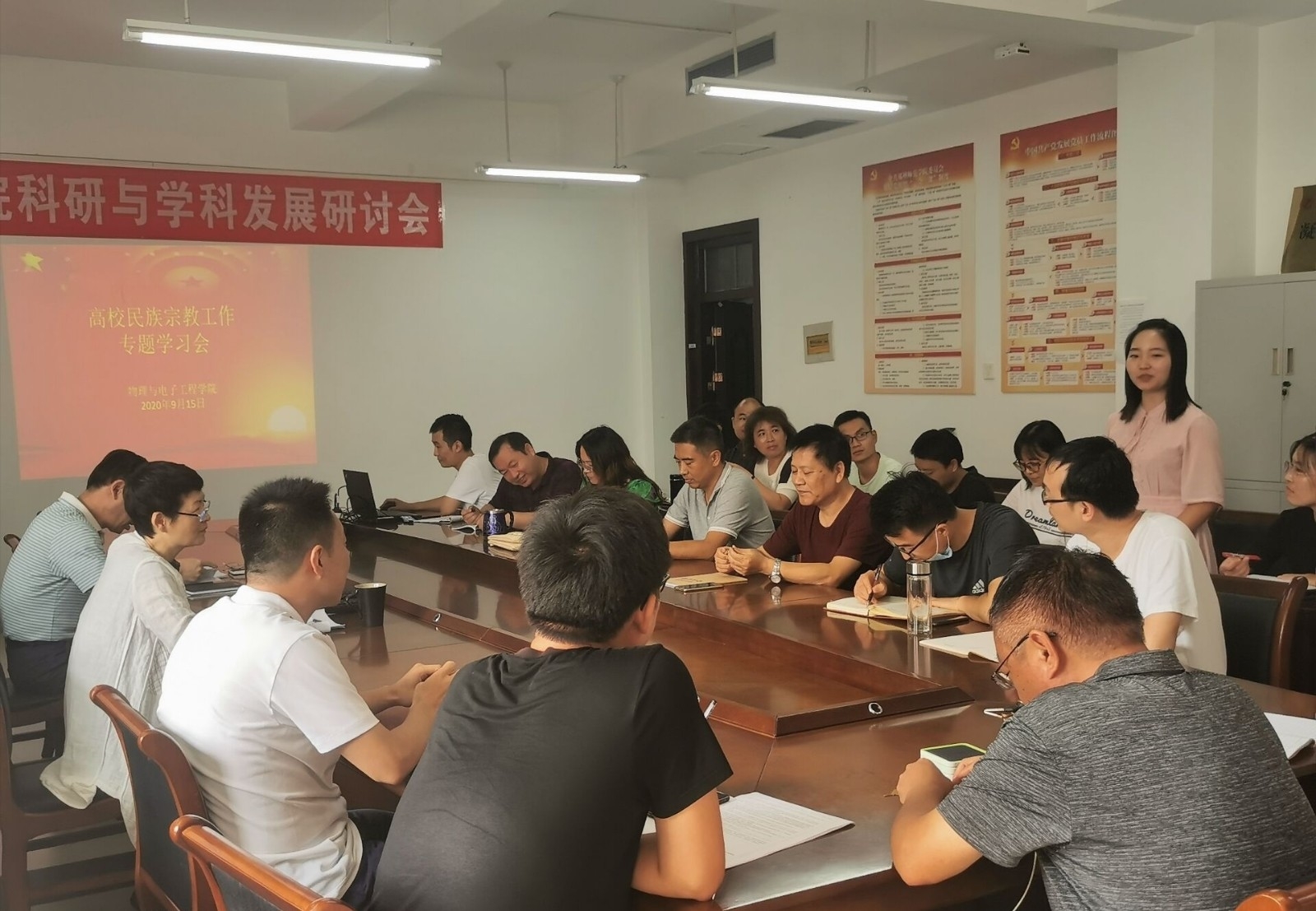 969f36f5ed8fc2d7aeb1165efbbb9e8.jpg 969f36f5ed8fc2d7aeb1165efbbb9e8.jpg