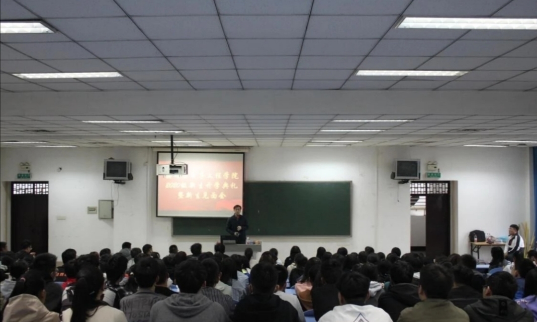 927DFF31C8E7A6744262282F660A1821.jpg 927DFF31C8E7A6744262282F660A1821.jpg